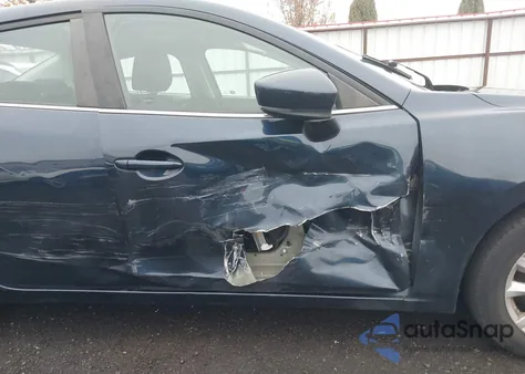 2018 Mazda Mazda3 Sport из США, поврежденный, VIN 3MZBN1U73JM171389